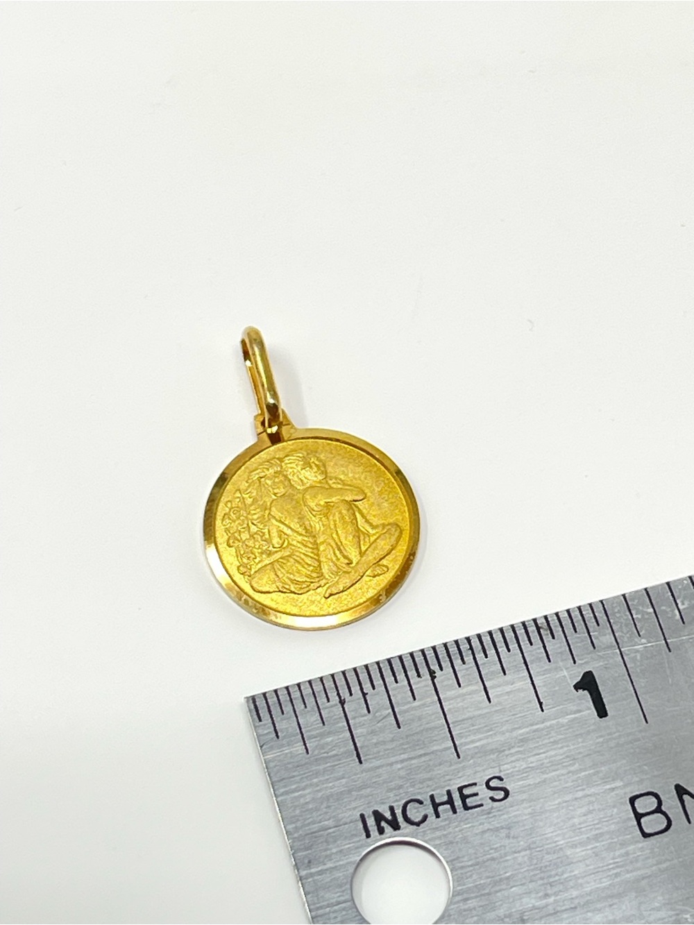 New Anthropologie Melanie Auld Zodiac Gemini Gold Pendant Charm - Picture 2 of 3